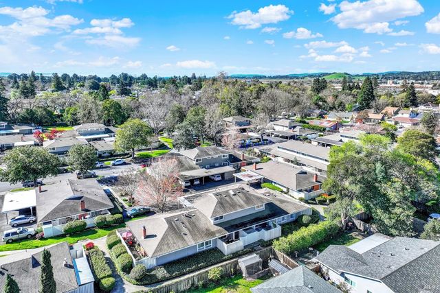 30 Belvedere Ct, Napa, CA 94559