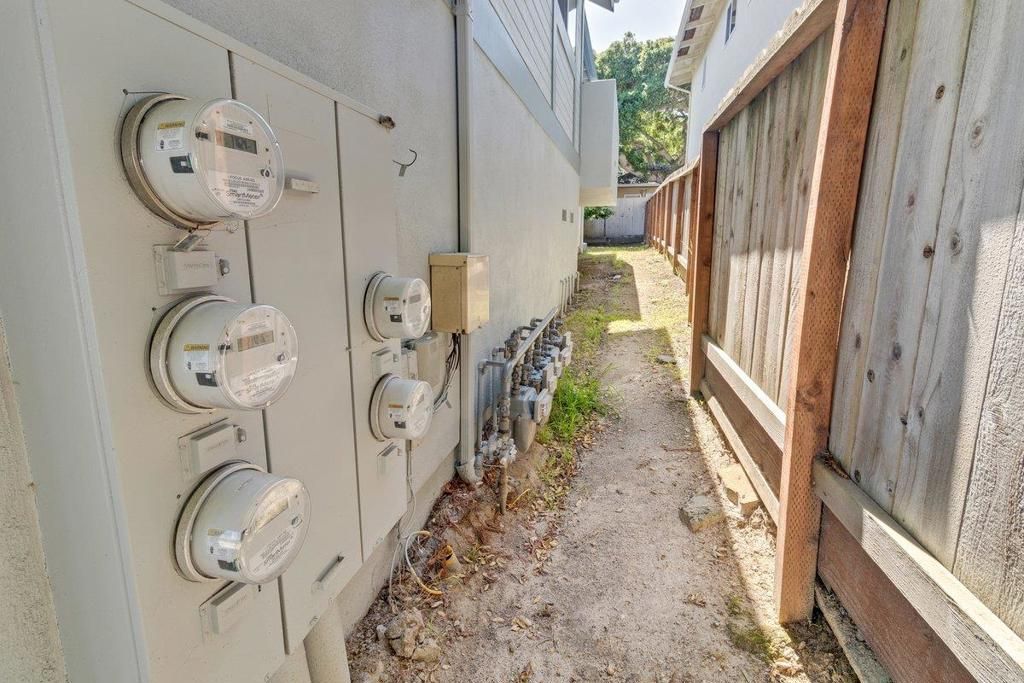 Image 12 of property listing at 700 David Avenue, Monterey, CA 93940