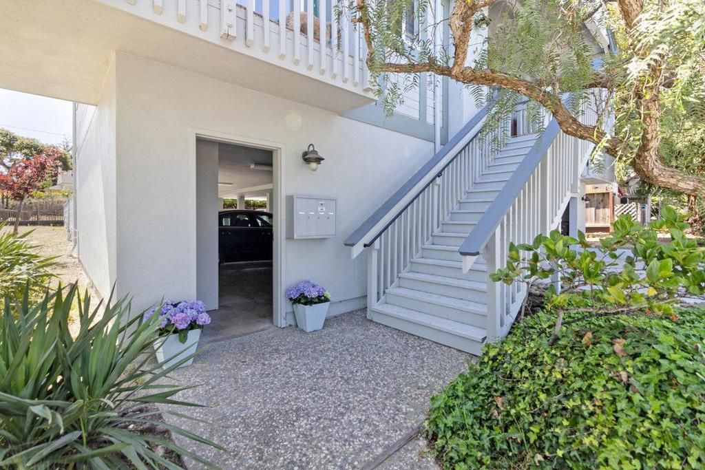 Image 4 of property listing at 700 David Avenue, Monterey, CA 93940