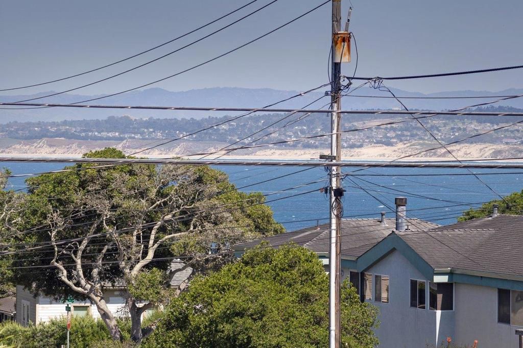 Image 8 of property listing at 700 David Avenue, Monterey, CA 93940