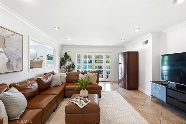 1110 E Meats Avenue, Orange, CA 92865