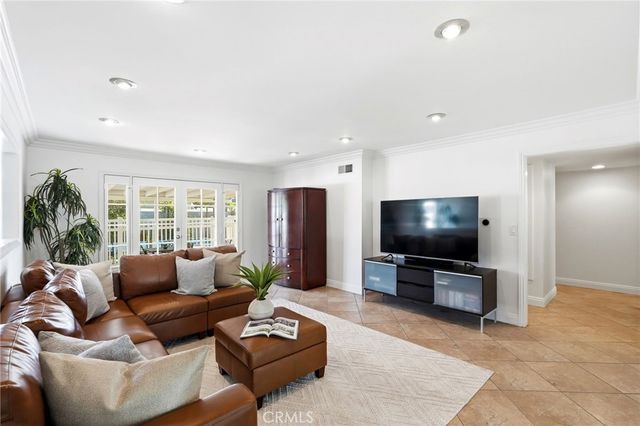 1110 E Meats Avenue, Orange, CA 92865