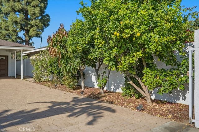 1110 E Meats Avenue, Orange, CA 92865
