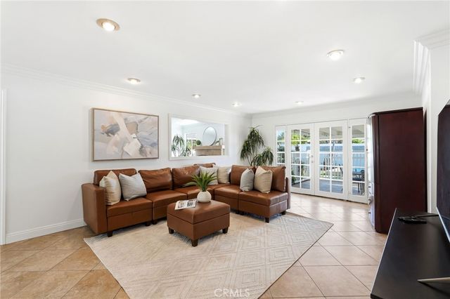 1110 E Meats Avenue, Orange, CA 92865