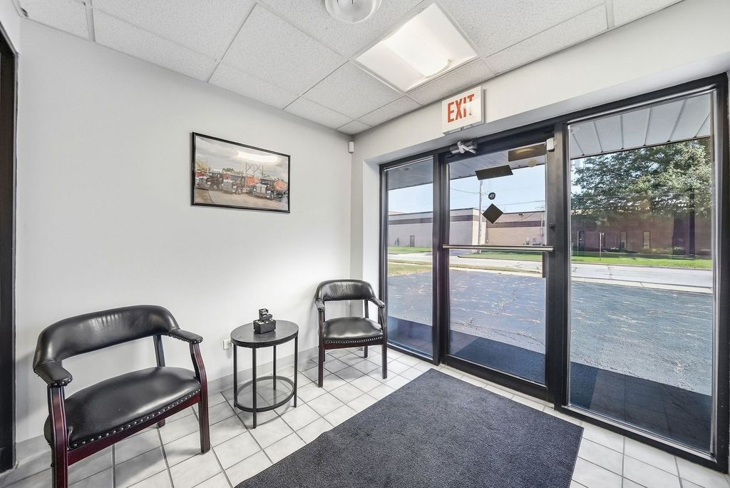 8400 S 77th Avenue, Bridgeview, IL 60455 — photo 3