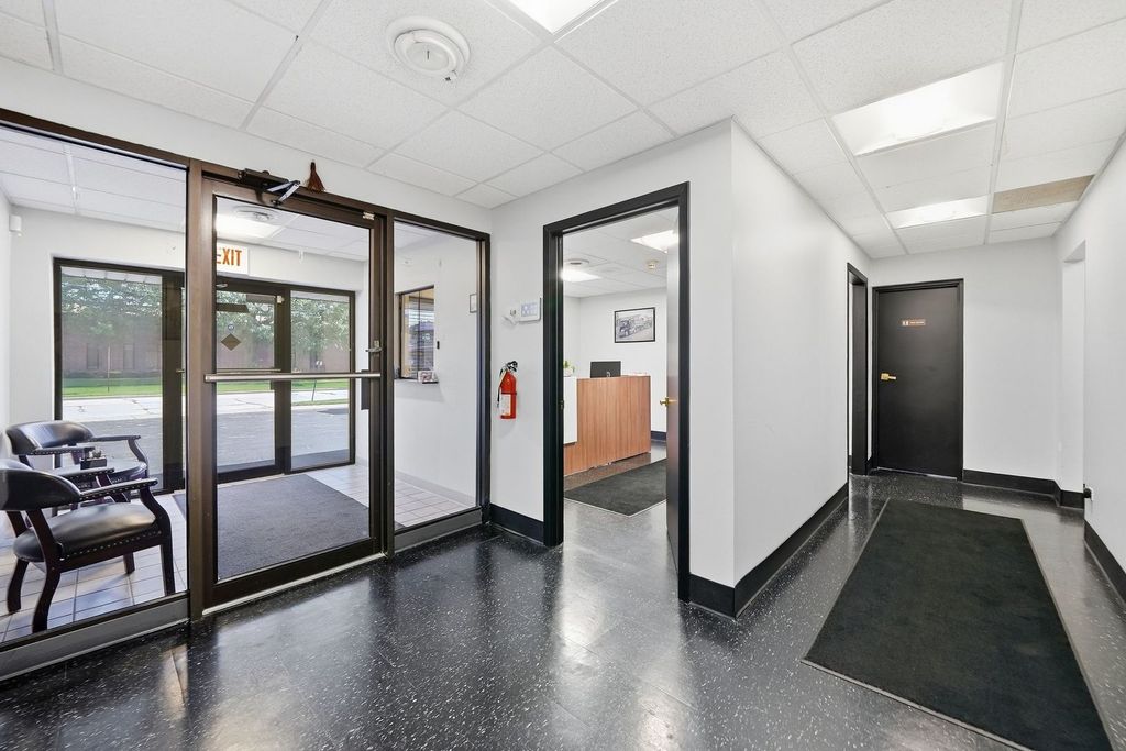 8400 S 77th Avenue, Bridgeview, IL 60455 — photo 4