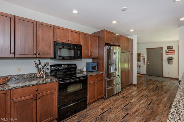 15880 Laurel Road, Chagrin Falls, OH 44022