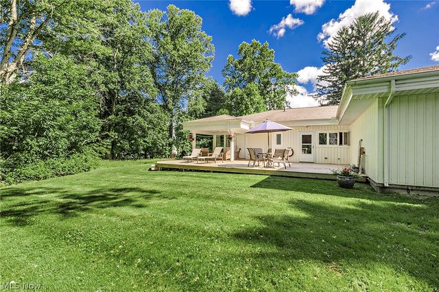 15880 Laurel Road, Chagrin Falls, OH 44022