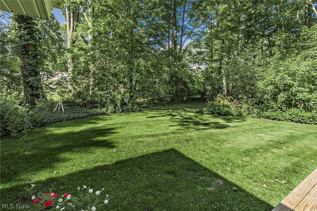 15880 Laurel Road, Chagrin Falls, OH 44022