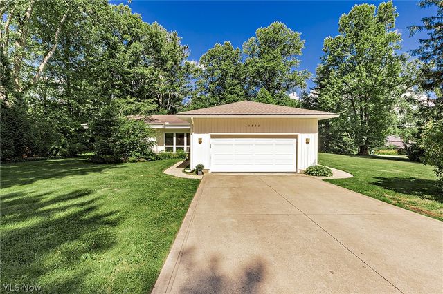 15880 Laurel Road, Chagrin Falls, OH 44022