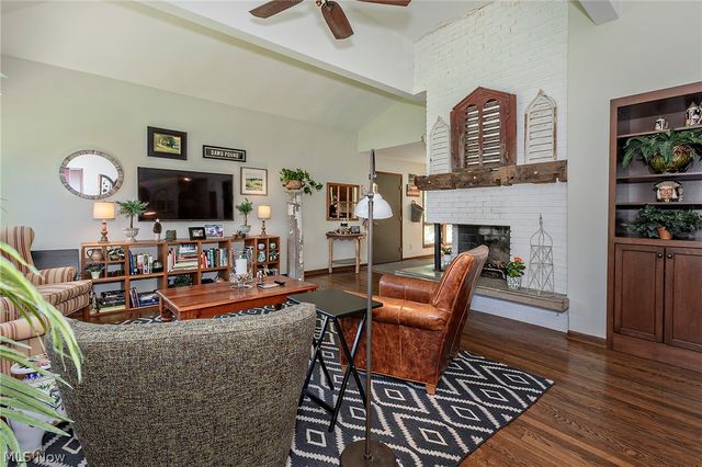 15880 Laurel Road, Chagrin Falls, OH 44022