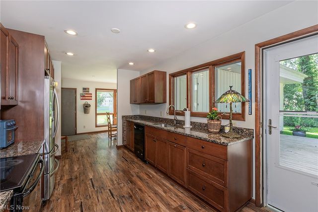 15880 Laurel Road, Chagrin Falls, OH 44022