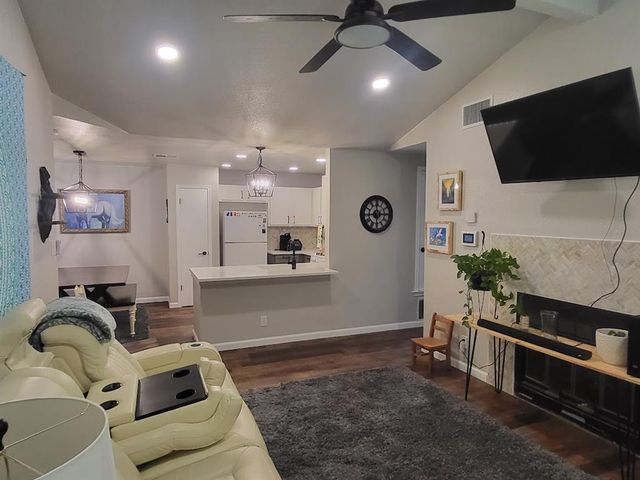 808 Russet Valley DR, Cedar Park, TX 78613