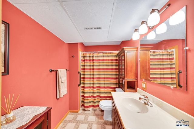 4615 MEADOWLAND DR, Rapid City, SD 57703