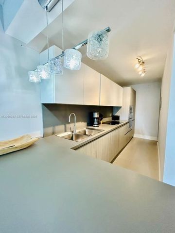 100 Lincoln Road 420, Miami Beach, FL 33139