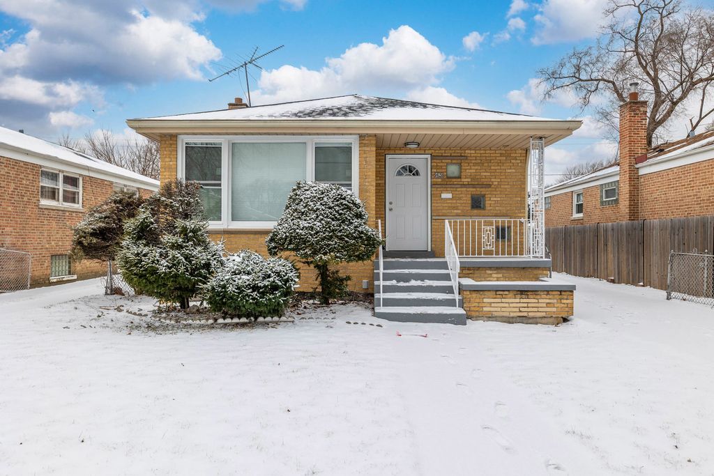 Image 1 of property listing at 9628 S Union Avenue, Chicago, IL 60628