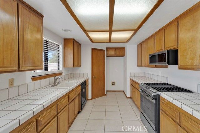 13910 Rincon, Apple Valley, CA 92307