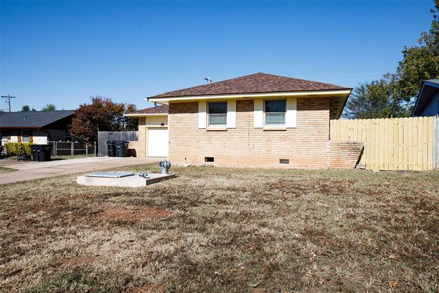 125 NE 11th Street, Moore, OK 73160