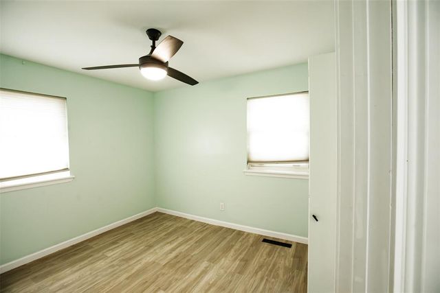 125 NE 11th Street, Moore, OK 73160