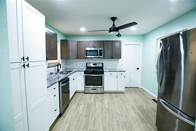 125 NE 11th Street, Moore, OK 73160