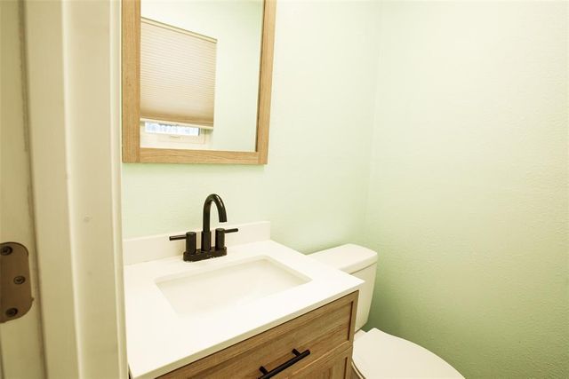 125 NE 11th Street, Moore, OK 73160