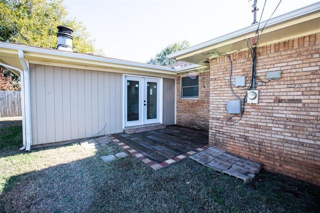 125 NE 11th Street, Moore, OK 73160