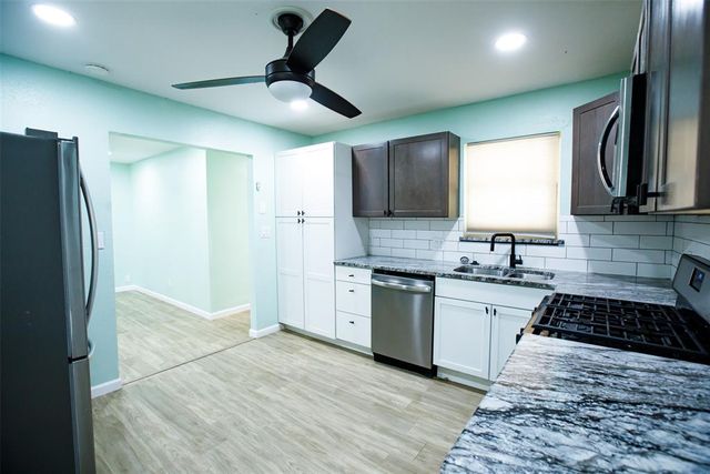 125 NE 11th Street, Moore, OK 73160