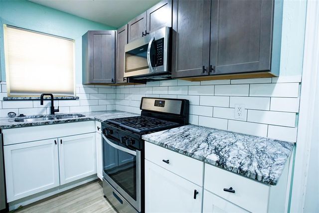 125 NE 11th Street, Moore, OK 73160