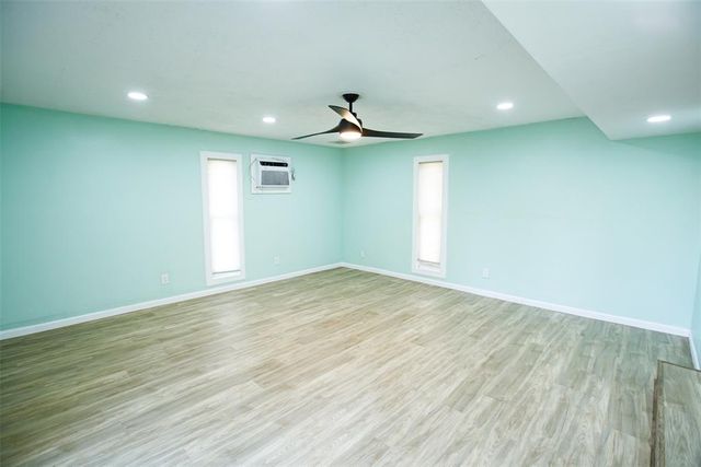 125 NE 11th Street, Moore, OK 73160