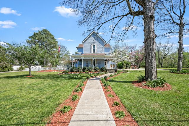 202 High Street, Bell Buckle, TN 37020