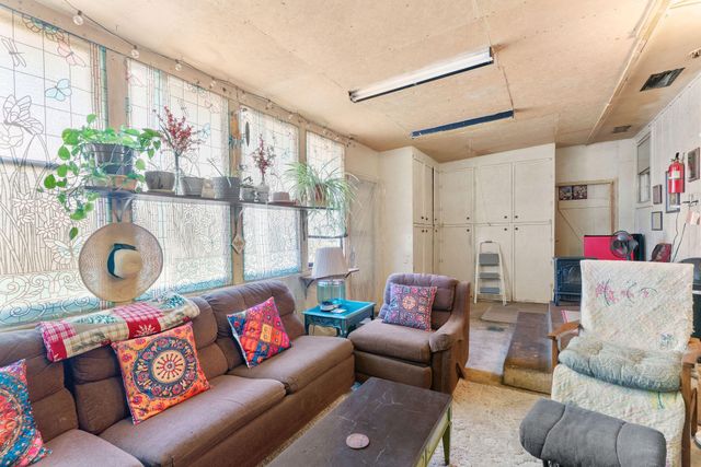 707 N Lone Pine Avenue, Springfield, MO 65802