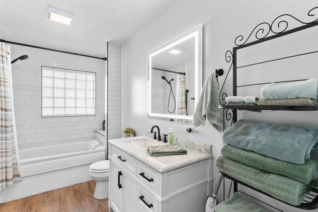 707 N Lone Pine Avenue, Springfield, MO 65802