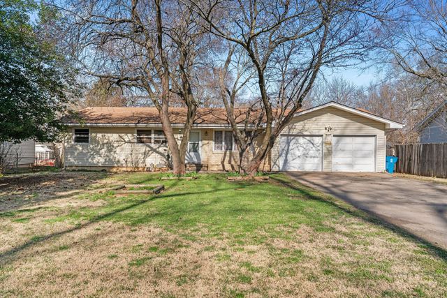 707 N Lone Pine Avenue, Springfield, MO 65802