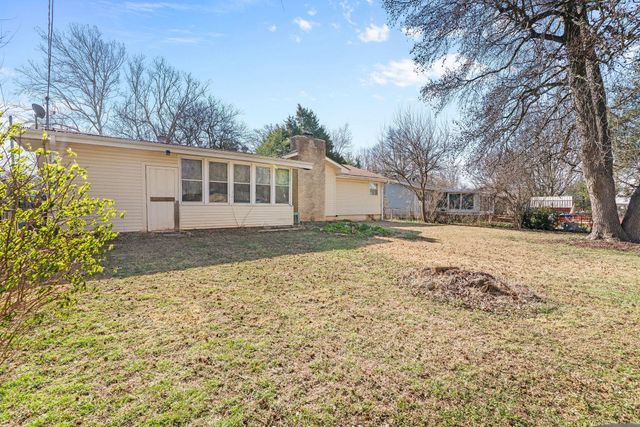 707 N Lone Pine Avenue, Springfield, MO 65802