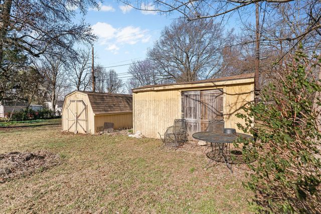 707 N Lone Pine Avenue, Springfield, MO 65802