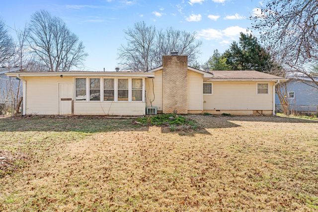 707 N Lone Pine Avenue, Springfield, MO 65802