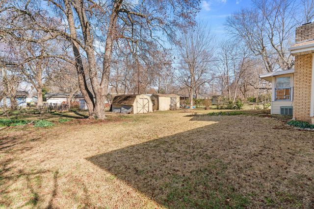 707 N Lone Pine Avenue, Springfield, MO 65802