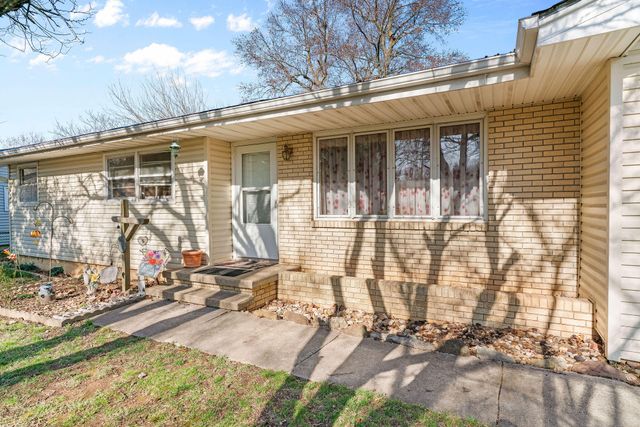 707 N Lone Pine Avenue, Springfield, MO 65802