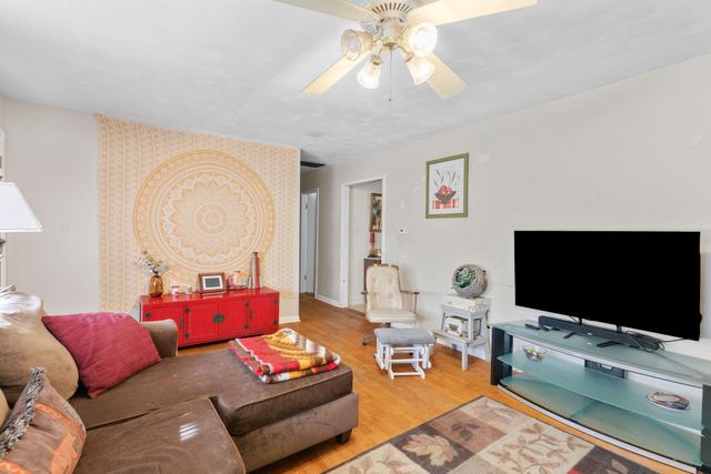 707 N Lone Pine Avenue, Springfield, MO 65802