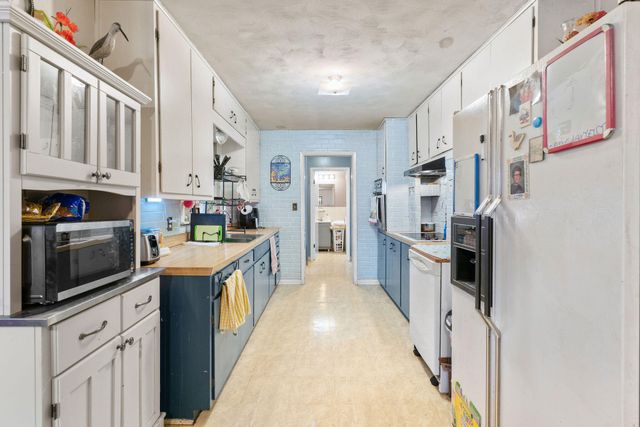 707 N Lone Pine Avenue, Springfield, MO 65802