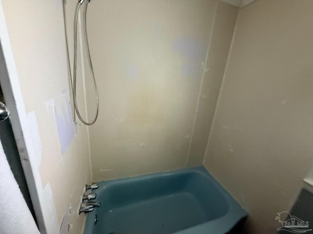 5685 Nicholas Ln, Pensacola, FL 32526