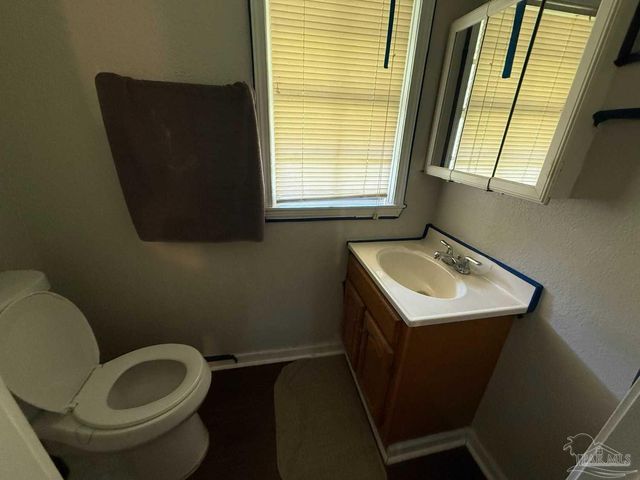 5685 Nicholas Ln, Pensacola, FL 32526