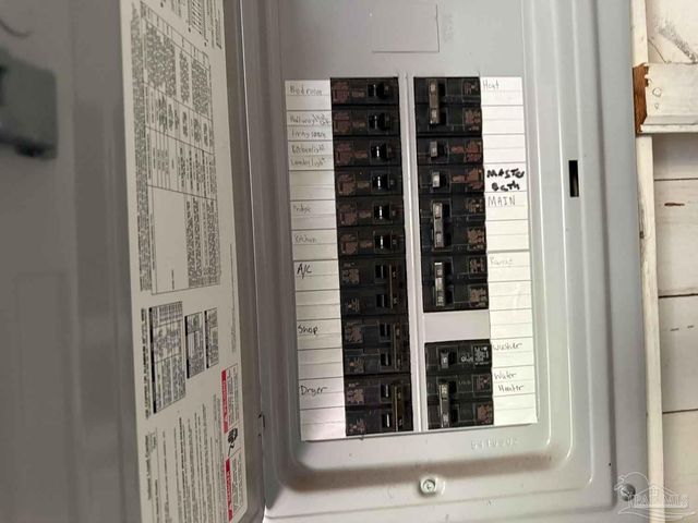 5685 Nicholas Ln, Pensacola, FL 32526