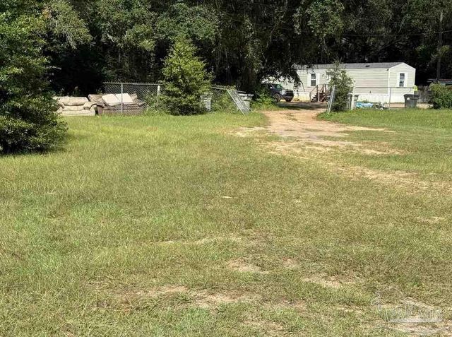 5685 Nicholas Ln, Pensacola, FL 32526