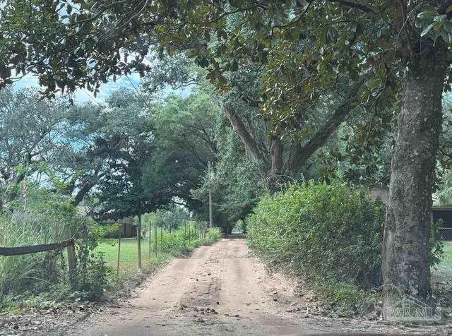 5685 Nicholas Ln, Pensacola, FL 32526