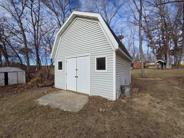 23304 Gingers Road, Muscoda, WI 53573