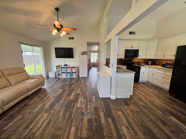 5415 Courtney Circle, Boynton Beach, FL 33472