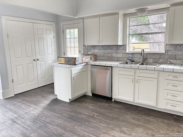 420 Willow Ave A, New Braunfels, TX 78130