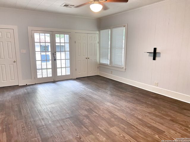 420 Willow Ave A, New Braunfels, TX 78130