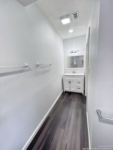420 Willow Ave A, New Braunfels, TX 78130